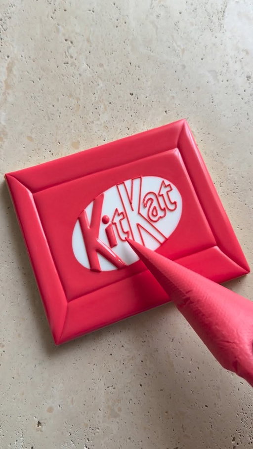 We could watch this allllll day 😍 

📸 @kittycatconfectionery