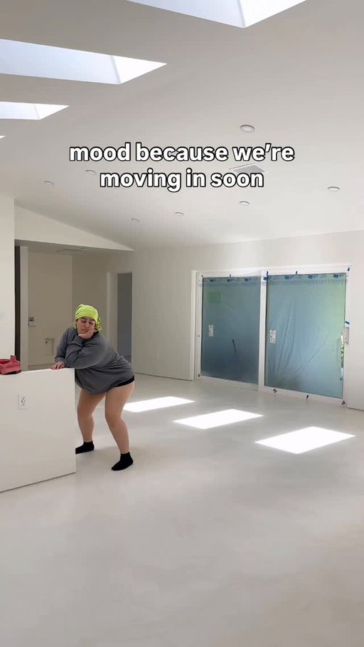 This was me practicing what it feels like to shoot GRWMs again, dress cute, and finally get my nails done and show them off bc I will be settled in soon 🥹 the 4 years of construction has worn be DOWN BAD but I can’t wait to get back to myself. you guys are gonna get sick of me posting 😂 #construction #renovation #homereno