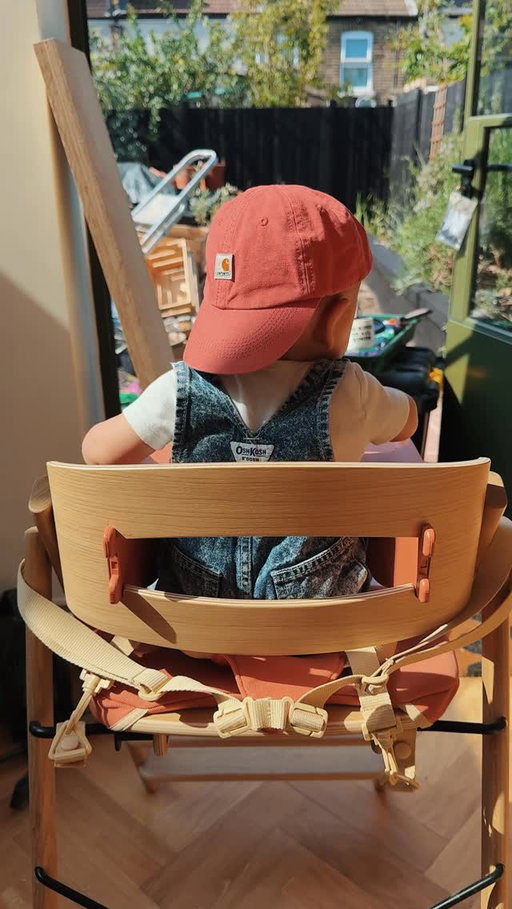 life lately: DIY projects and time with friends 🥰

ad | stacking bowls @stapelstein.original  @_____kaos_____ highchair @anikabpr @siskinstudio vest @mamaowl_ sza vinyl @urbanoutfitterseu 

#bintabuhehhome #interiordesign #renoproject #vintagehome #aesthetichome