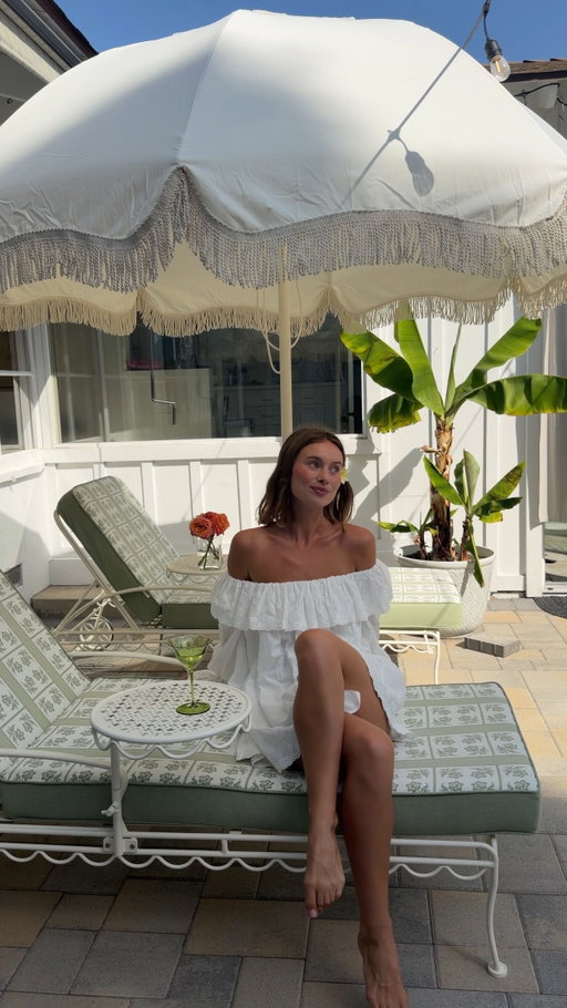 Been (clearly) loving my new patio set up from @businessandpleasure_co it’s my favorite furniture yet, insane quality that has just effortlessly transformed my space 🥹🍋🌴 officially living out here
