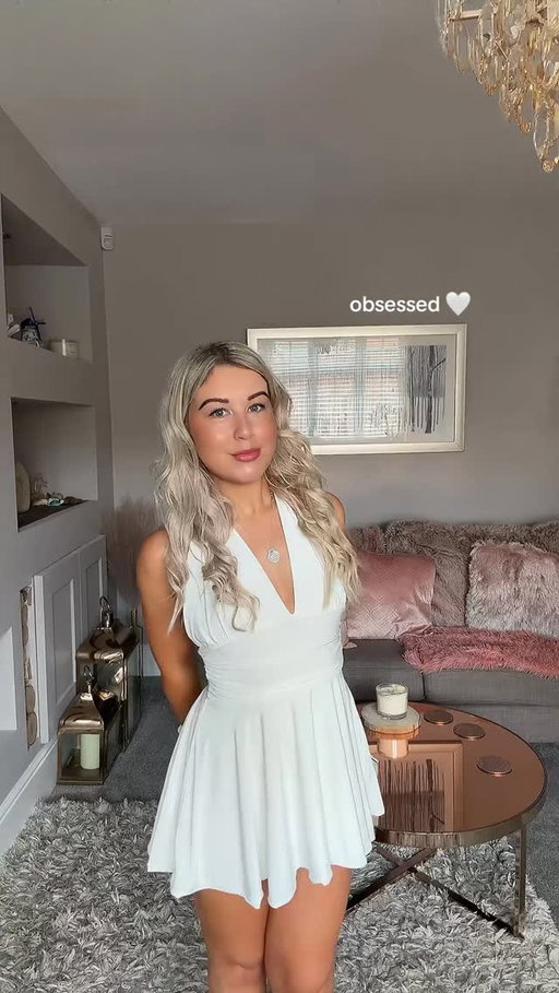 It’s giving Marilyn Monroe & I’m obsessed 💌

@rebelliousfashion 🤍

#ugccontentcreator #fashionugc #ugccreator