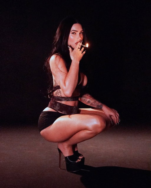 In honor of @meganfox's 40th birthday, drop your favorite performance of hers in the comments.

Photos by @amberasaly