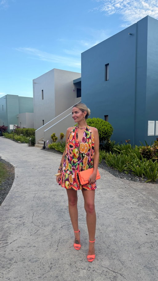 hello back there! 🍉🍒🍋🍊🍇🍓🥭

Dress @showmeyourmumu 
Inspo @raeannlangas 
📍 @clubmedmichesplayaesmeralda @clubmed 
(hosted)