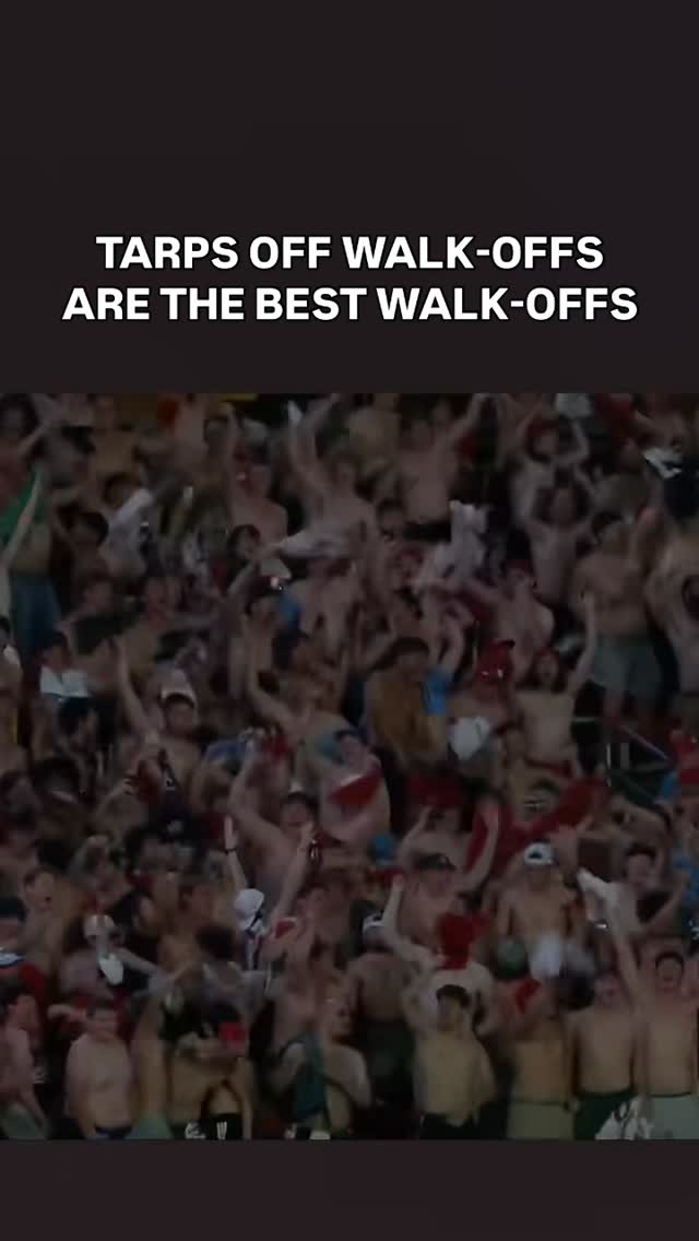 Ivan Herrera walks it off and the tarps off crowd in St. Louis is LOVING IT!
