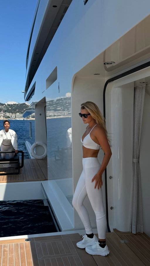 Welcome to the @alo wellness yacht 

#alo #pilates #workout #cannes #vibes invitation