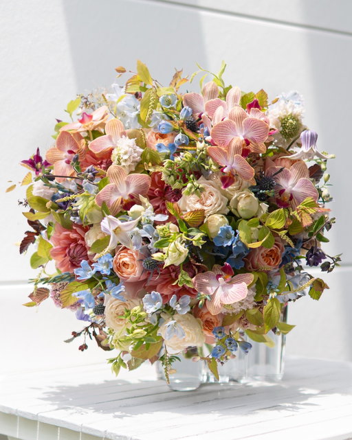 ⁡
オダマキを添えた初夏の花束
Bouquet with Columbine in Early Summer
⁡
見てみたい色合わせやテーマがあれば、コメントで教えてください。
If there are any color combinations or themes you’d like to see, let me know in the comments.