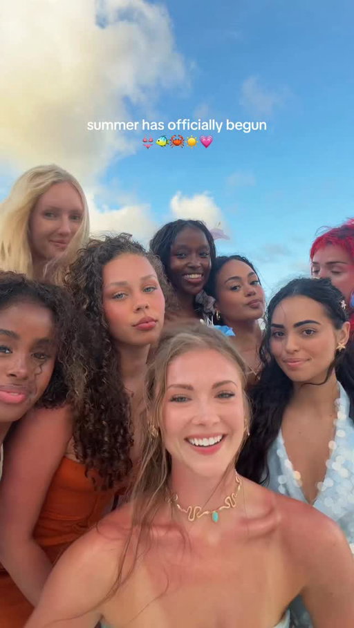 first girls trip of the summer 🐠👙☀️
#vacation #trending #girls #summer