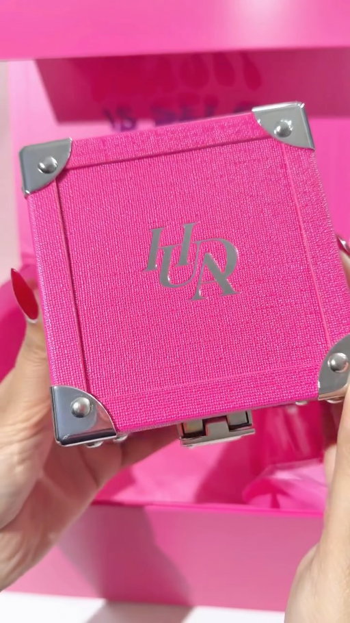 Unboxing day 💄✨

Just received my new @hudabeauty perfume and I am in love already 🤍 The packaging is so luxe, and the scent is giving pure elegance and confidence. Can’t wait to wear it for my next glam look ✨

This one is definitely a mood. Soft, feminine, and unforgettable 💋

Which fragrance should I try next? 

#hudabeauty #huda #viralvideos #trending #pr