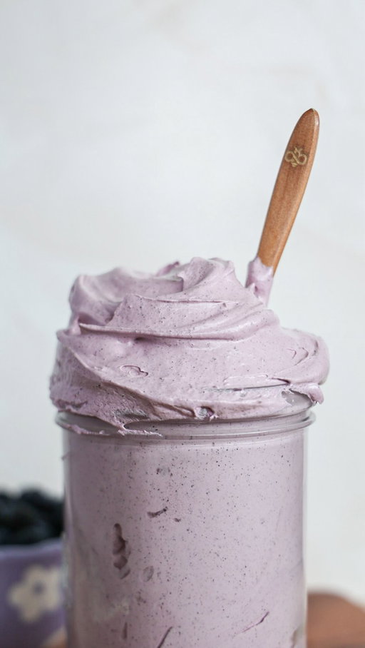 Next up in our marshmallow fluff seriessss.. blueberry!! Seriously try this on matcha (but also, Wait till the end to see my fave way to use it!)

🫐 Comment LINK & I’ll message you the recipe or you can click the link in my bio- it’ll take you there!

All you need are 6 staple ingredients (& it’s refined sugar free, paleo, gluten free, all the things!!) SAVE to make & Let me know if you guys try!!

✨ HOW is this a healthier option?? This fluff recipe is made with real, wholesome ingredients compared to store-bought fluff. Let’s peak at the ingredients in both:

•Store-bought: corn syrup, sugar, water, contains less than 2% of dried egg whites, cream of tartar, xanthan gum, artificial and natural flavor.
•Homemade fluff: freeze dried blueberries, egg whites, maple syrup, cream of tartar, vanilla extract, sea salt

Just like you’d drizzle maple syrup over pancakes or to sweeten a latte, a few tbsp of this is a perfectly healthy option! :) 

Follow @danishealthyeats for more fun healthy recipes!

#marshmallowfluff #healthyrecipe #healthydessert #viral #trend