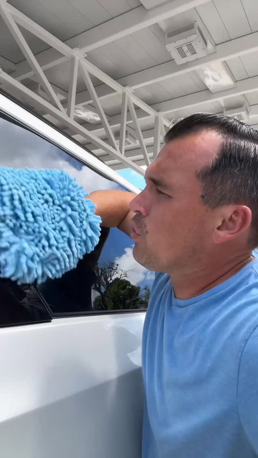 Getting cash back with the Ibotta app while at the station! Oﬀers available for a limited time, while
supplies last. All oﬀers were valid as of publish date. Check your app for details, as oﬀers change frequently and may not be available in all areas . No purchase necessary. Ends June 10, 2026 at 11:59 p.m. MST. Official rules: https://www.universal-promotions.com/sweeps/gas/ #Ibotta #IbottaPartner #ad