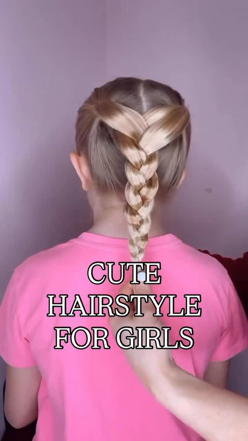 CUTE HAIRSTYLE FOR THE SUMMER 🩷 This is such a cute one! I love how easy this one is to do! Sharing my favorite hair products with you, too! ✨
.
Comment SHOP below to receive a DM with the link to this post on my LTK ⬇ https://liketk.it/6dDKw (affiliate links)