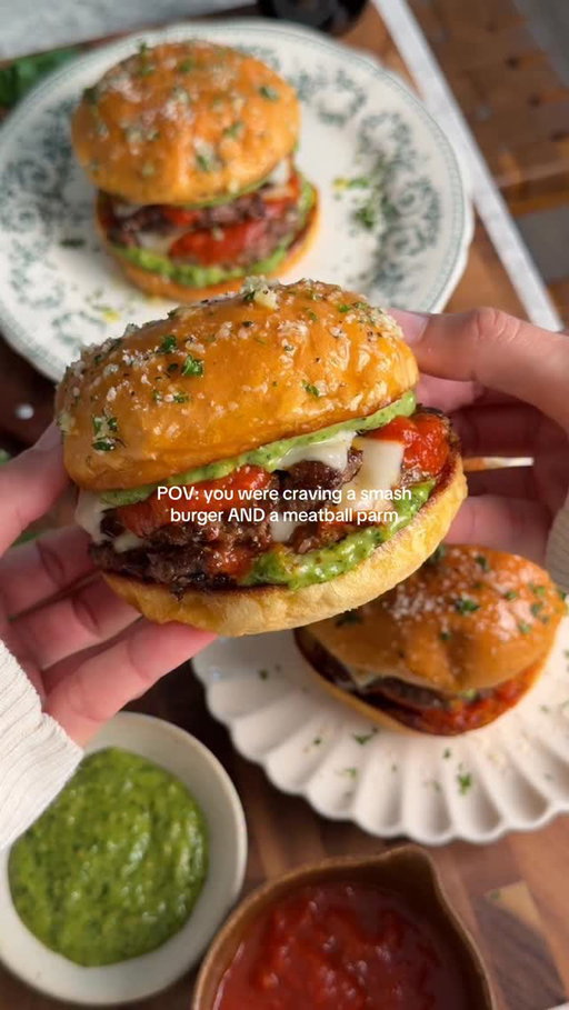 Meatball Parm Smash Burger 🍔 Buns brushed in garlic butter, creamy pesto aioli, and smashed crispy patties covered in cheese and marinara! Sharing the recipe tomorrow 🤗

#recipe #burger #foodblog #foodstagram #cooking