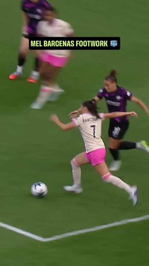 San Diego Wave’s Mel Barcenas attempt accompanied by the crafty footwork 💃