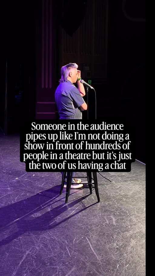 Comedian destroys heckler 😜