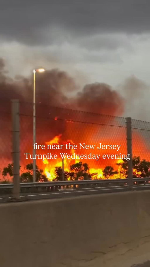 The Wednesday evening commute was quite a scene outside of Secaucus near the NJ turnpike. A brush fire near the train tracks in Secaucus has forced NJ Transit to suspend rail service Wednesday evening into and out of Penn Station in New York City. As of 8:20PM, trains were back up and running, despite a 90-minute delay. 

Follow @thenewjerseygirl_ for more NJ updates 

🎥: @alexgiaimo

#hoboken #newjersey #secaucus #njnews #newjerseynews