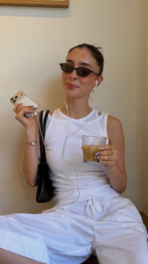 coffee, walks & wine in @everlane #everlanepartner