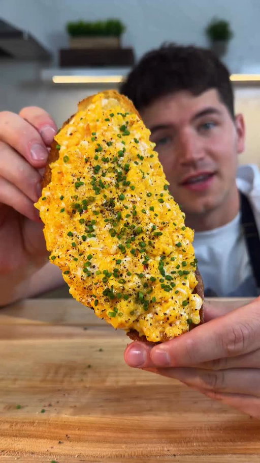 Best Scrambled Eggs

Comment “TIPS” for more cooking hacks