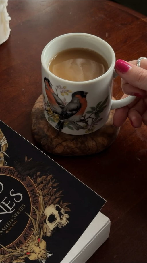 If it looks like this outside, then you can almost certainly find me curled up inside with a good book & a cup of tea 🌧️📖🫖

The forecast is showing rain for the next few days and I’m hatching a plan to remain couch & bed bound with my books for as much of it as possible 🤭🕯️

Grey & gloomy will forever be my favorite kind of reading weather 😌

#rainydayvibes #rainyday #readingweather #stormyweather #readerlife