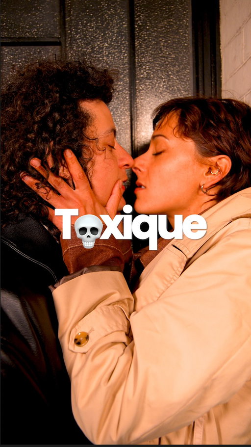 Si le début est magique, la fin sera tragique. 
TOXIQUE, notre nouvelle création verticale, c’est dès le 22 mai, seulement sur les réseaux sociaux.