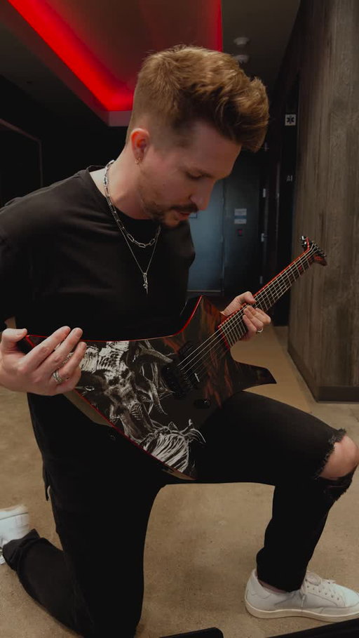 Come behind the scenes and see @colerolland's first look at the new X Series @playdiablo IV Lord of Hatred Kelly! Watch his full demo at the link in our bio.