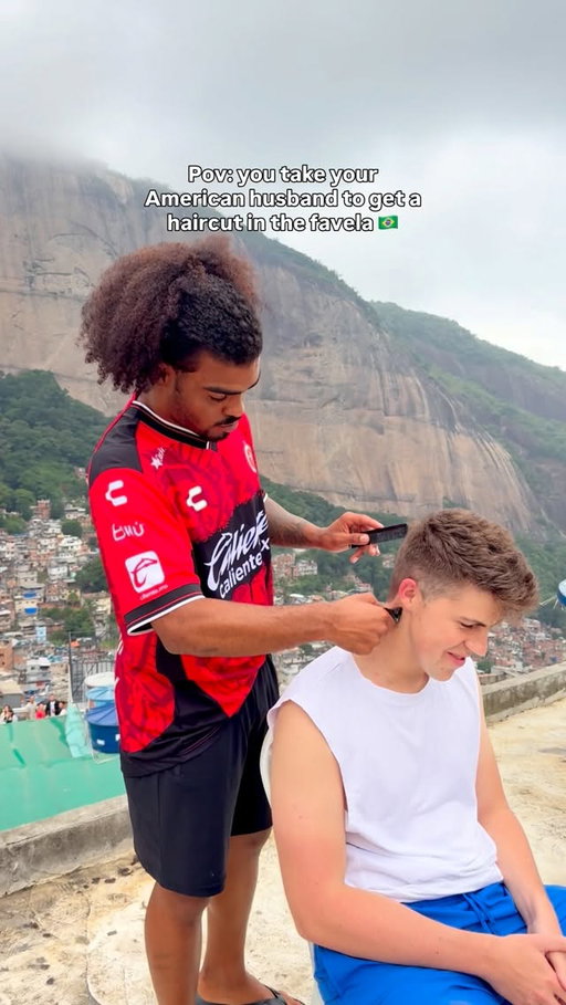 This is what happens when you take your gringo husband to the favela haha gringo cria
.
if you’re ever in Rio, you NEED to get a haircut with @ducortecabelinho 🔥
.
.
.
.
.
.
.
.
.
.
.
.
#usa #lifeinusa #braziliangirl #lifeabroad #california estadosunidos travelusa | immigrant life | life in the US | vida nos Estados Unidos america brasil brasileira brazil rio riodejaneiro haircut in Rio de Janeiro | highlights in hair favela da rocinha