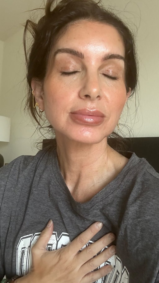 the chances of you being here right now, in this moment, are so small; you are so mighty! you were chosen to walk this path with purpose, it was not random🥹 I know it’s hard..I know some days it’s confusing. but there is a light within you that is always available to you through your Creator; call on it! you are not here to suffer, it is not punishment. 

you’re here on purpose. look around you, and trust that there’s so much more than what you can see in this moment 🫶🏽

#inspiration #motherhood #spiritualguide #surrender #purpose