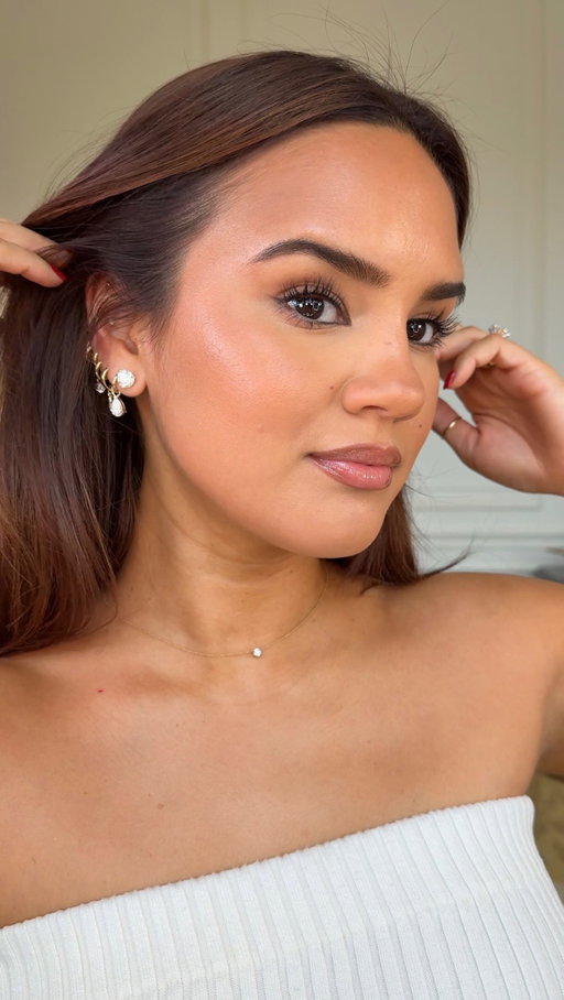loreal had a foundation like this a few years ago, but I think this one is better! 

Drugstrore makeup, affordable makeup, drugstore dupes, skin tint, dewy makeup, new makeup, makeup tutorial, #drugstoremakeup #affordablemakeup #newmakeup #makeupreviews