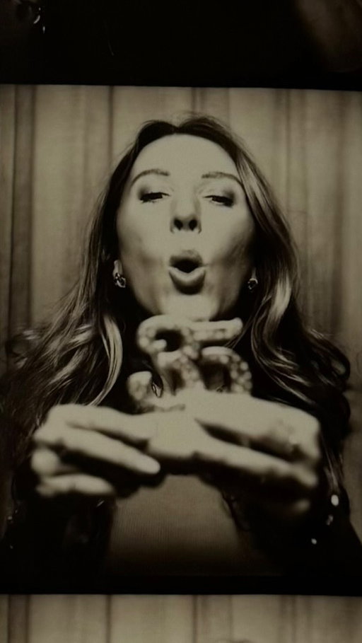 Blinked and I’m now 35 but so beyond grateful for another year around the sun. Definitely making this a yearly tradition because I just love a vintage Photo Booth 🥺 

#birthdayphotos #vintagephotobooth