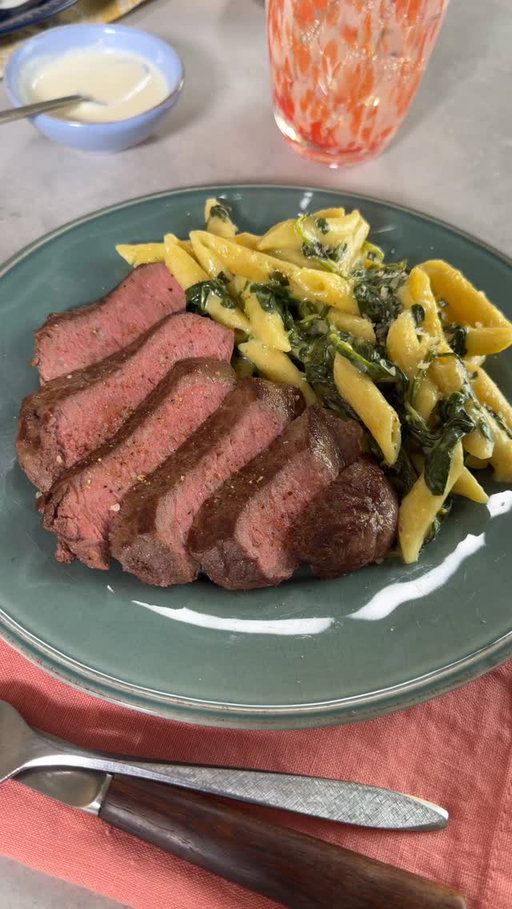Phone always eats first with meals like this 🤳 Check out next weeks menu at the link in bio 💚