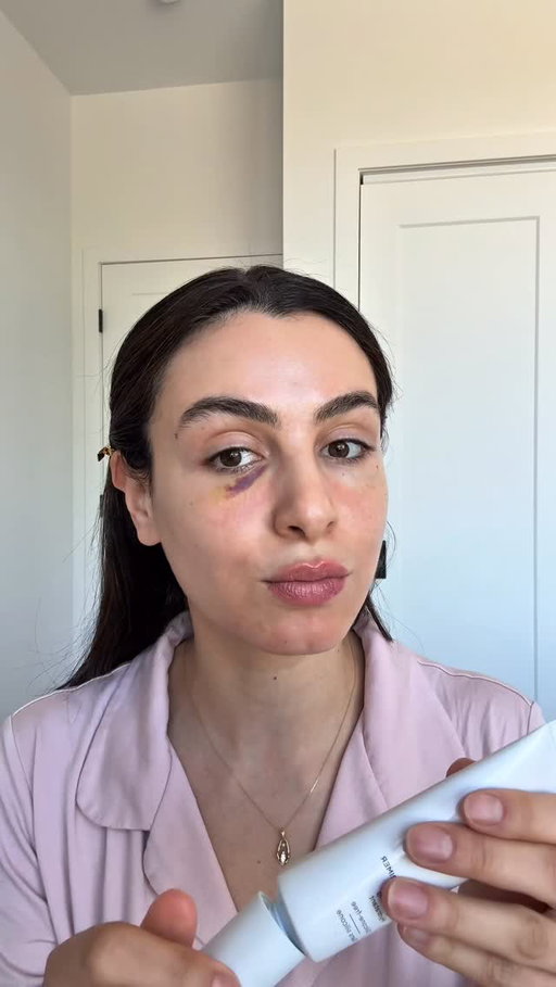 UN BLEU SUR L’ŒIL AVANT LA F1? 😩

C’est pour ça que je suis passionnée de maquillage, c’est juste fascinant! 

Une note sur 10? ☺️

#fullcoverage 
#makeup 
#tarte 
#tarteshapetape 
#bruises