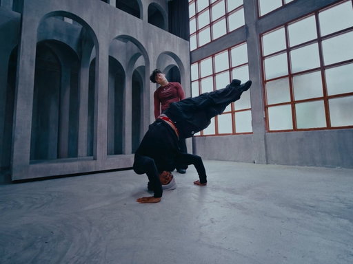Space to create.

🤝: @philkwizard @leetheruggeds
🎥: @miniboj

#redbullbcone #redbull #breaking #givesyouwiiings
