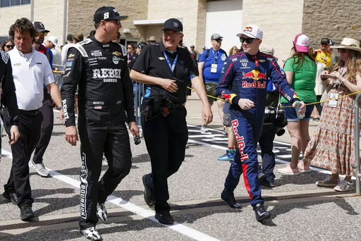 I’m absolutely devastated and praying for the entire Busch family. Kyle was one of the best to ever do it in our sport and a friend to myself and many others. I will cherish the times we had together. Godspeed my friend❤️