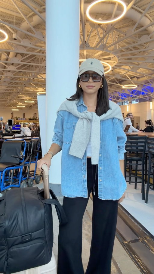 Airport Outfit ✈️ A little comfy chic vibe for a long travel day! Anybody else wear their workout shoes on the flight to save space in their luggage?! 👀 it’s one of my favorite packing tricks! Comment “TRAVEL OUTFIT” and I’II DM you the links and sizing for this tried and true airport outfit