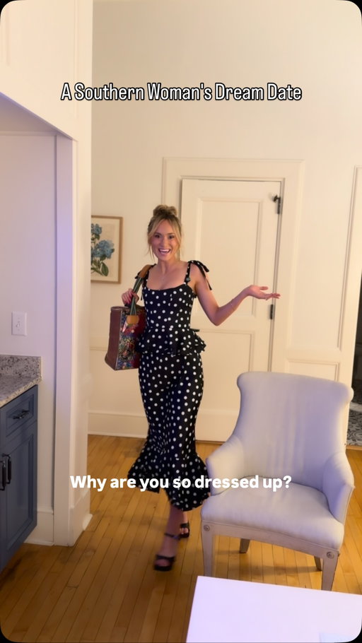 My dream date has always been laughing with y'all. Check my website for summer tour dates in cities including BILOXI, MANDEVILLE, RICHMOND, VIRGINIA BEACH, KING OF PRUSSIA (PA), PITMAN (NJ), NYC, OKC, TULSA, and SPRINGFIELD (MO)! 

#womenincomedy #southernmom #comedian #standupcomedy #standup