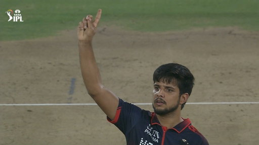Ra-seeking revenge after three fours 🔥

The perfect yorker to dismiss Travis Head 👊

#TATAIPL | #KhelBindaas | #SRHvRCB