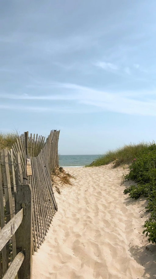 The summer I... booked an East Coast beach getaway based on my favorite show.

Set-Jetting is officially one of this summer’s biggest travel trends, with travelers booking trips inspired by the shows and movies they’re obsessed with. Some places are too good to stay on screen.

🔗Link in bio to explore more from the Unpack ‘26 Summer Travel Trend Report