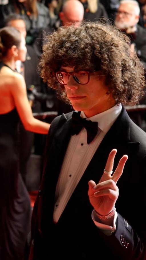 cannes I get a little commotion for the tux? #raybanmeta
