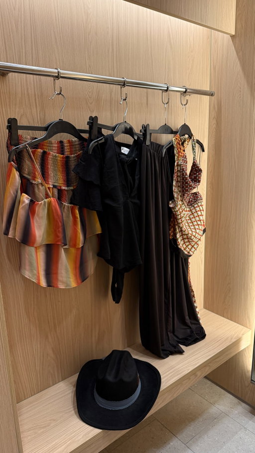 There’s a brand new and revamped @hm at Cherry Creek Shopping Center and I was so excited to finally see it IRL! This store feels so chic and elevated just like their clothes and they truly have something for everyone! The perfect place to refresh your wardrobe for spring and summer this year! #HM #ad