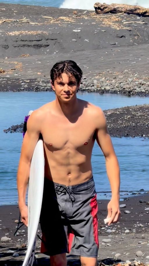 Papara pt2. Riding my @rev_surf_development contender model.
