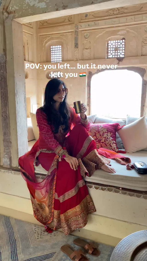 coming back to where your story began 🧡🤍💚 

#india #incredibleindia #traveleengurl