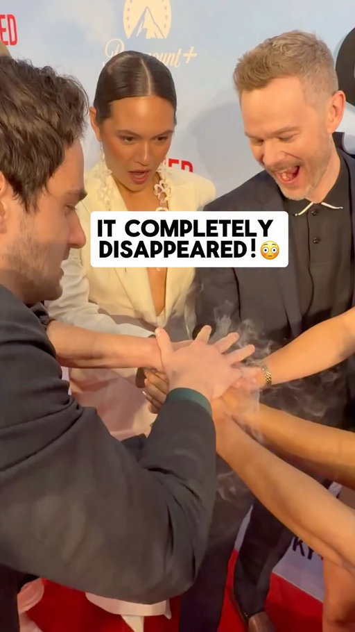 Testing the @skymedtvseries cast under pressure!🤯🙌🏻 #magic#woah @paramountplusca