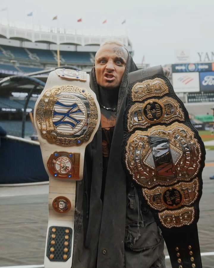 Ahead of AEW Double or Nothing THIS SUNDAY live from New York City, AEW World Champion @DarbyAllin, AEW International Champion @rainmakerXokada, @730hook and other AEW stars were at tonight's @Yankees game!

#AEWDoN is LIVE on HBO Max PPV at 8e/5p, THIS SUNDAY!