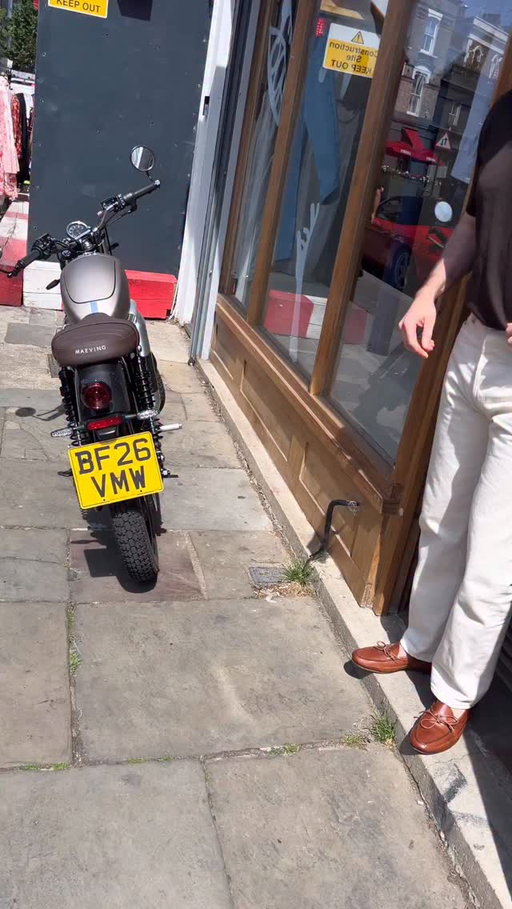 Walkie Talkie 75

Walking out of the wonderful @speciale324 shop
Talking about the first things I reach for when it gets hot 

Wearing: 
- PS Finest Polo
- Rubato jeans
- Vintage belt
- Jacque Marie Mage sunglasses 
- PS Boat Shoes