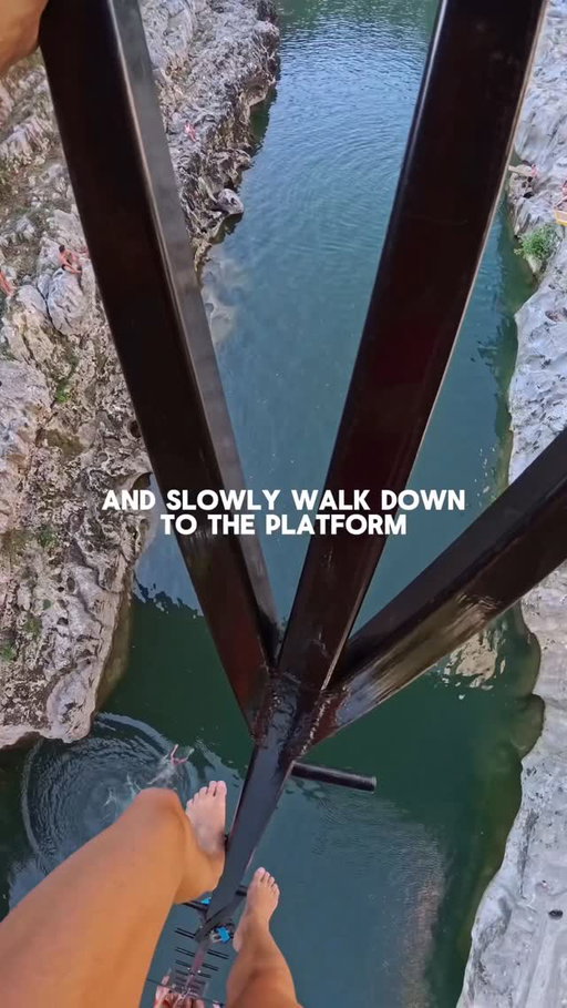 Would you trust yourself to climb down onto this swing without falling? 😳 #eurosummer #bucketlist #cliffjumping #slovenia