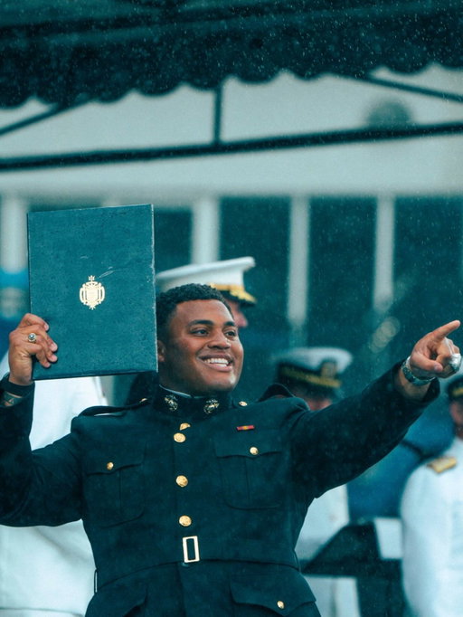 Congratulations, @landon__robinson96! @usnavalacademy graduate. 🫡