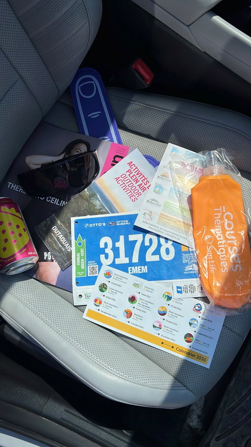 Race day 🏃🏾‍♀️🤪

running essentials:
bib @ottawaracewknd 
shoes @brooksrunningca glycerin max 2 (best investment ever!!)
leggings, socks @gymshark 
glasses @platosclosetmerivale 
energy chews @brixalerable 
energy fruit bars @xactnutrition 

Let’s goooooo