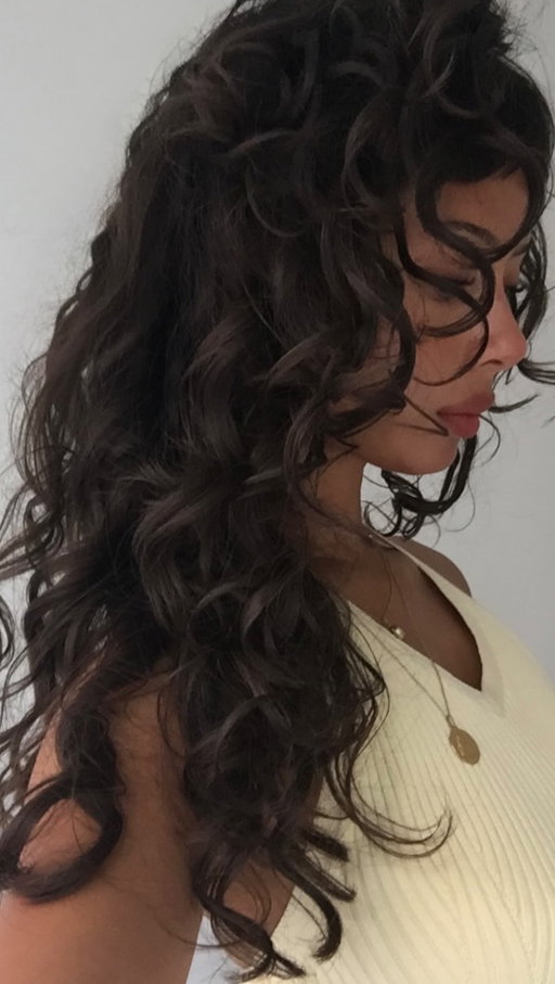 Another in-depth tutorial on how I style my bangs, but this time with my wavy hair 🤘 
Using:
@conair diffuser
@officine_universelle_buly comb
@mykitsch hair clip
@randco badlands dry shampoo paste