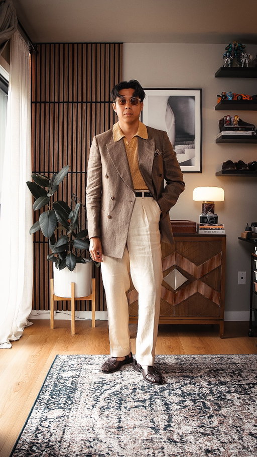 Suits that can be worn as separates > all other suits

Not all suits can broken up to be worn as just the jacket or just the trousers…there are specific “rules” about this (if ya’ll want a video about this, let me know 🙋🏻‍♂️) however when I come across a suit that can be styled as separates, you bet yo ass I’ll be all over that.
————————-
#meninsuits #classicmenswear #suits #quietluxurystyle #oldmoneyoutfit