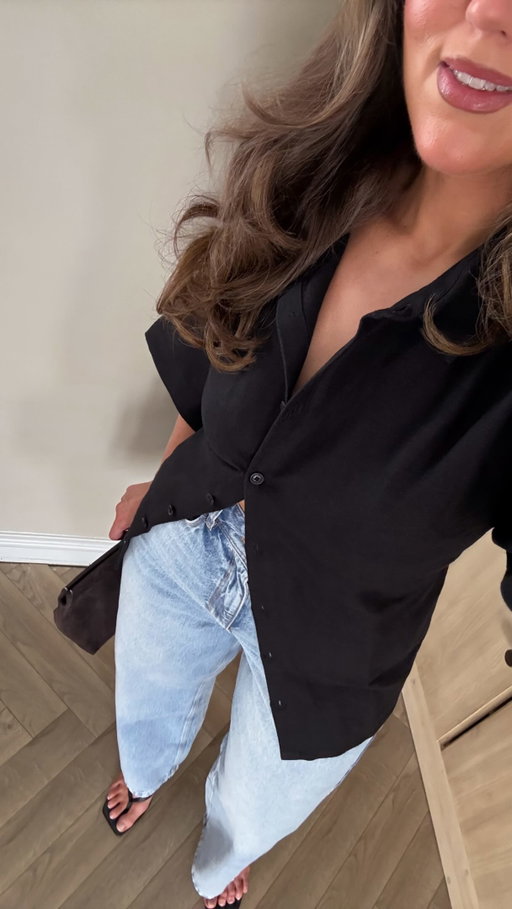 OUR FAVE JEANS, in light wash!! 🙏🏽 My fellow thick thigh girlies. TRUST ME. THE FIT IS UNMATCHED

@hera.women I don’t know how you do it. But every single time you really just FUGGGGIN DO IT ❤️‍🔥 100/10. No notes. Truly the brand that just KEEPS 👏🏽 ON 👏🏽 GIVING 

Ps SOFY works sitewide always!!! ad