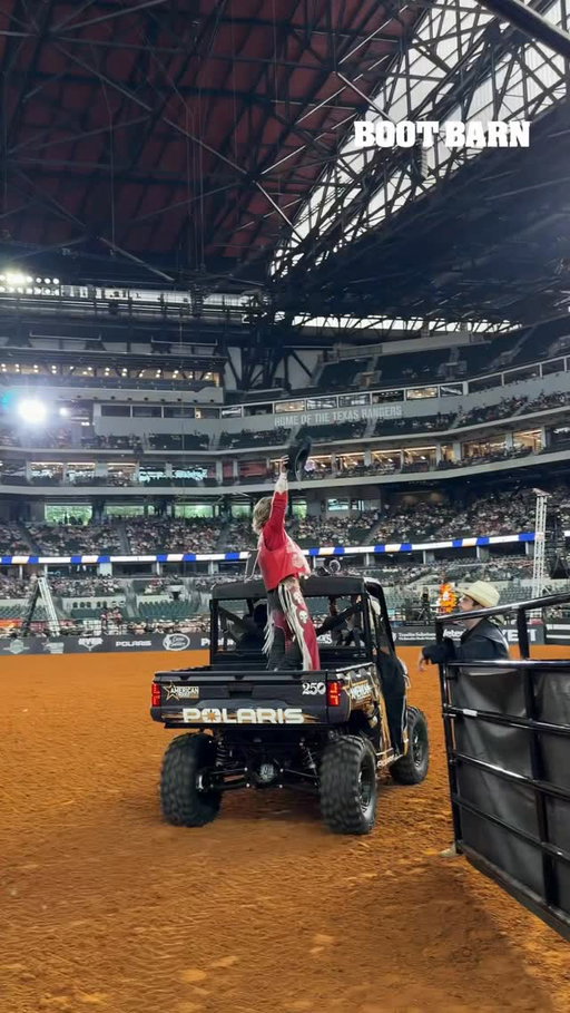 ROCKER STEINER DOES IT AGAIN 😮‍💨🔥

Matched up with Secrets Out, Steiner delivered a huge 90.5-point ride to go back-to-back at The American Rodeo and cash in $100,000.

#theamericanrodeo | @boot_barn_official